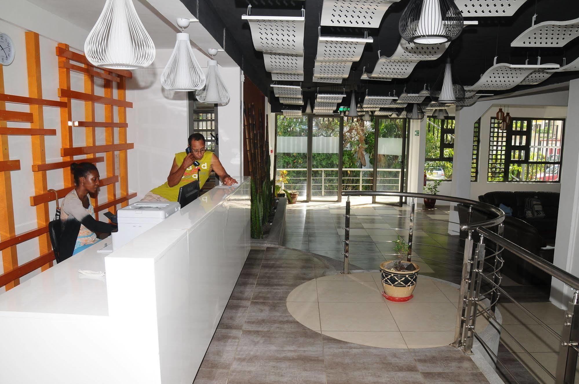 Le Flamboyant Hotel Port Mathurin Exterior photo